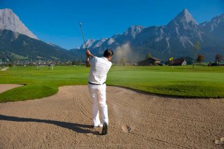 bunker-loch-8-zugspitz-golf_Tiroler_Zugspitz_Golf_ANiederstrasser.jpg