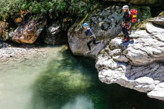 action-canyoning-foto-dominic-ebenbichler_tvbmayrhofen_.jpg