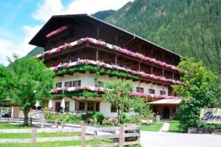 01_hotel_strolz_mayrhofen.jpg